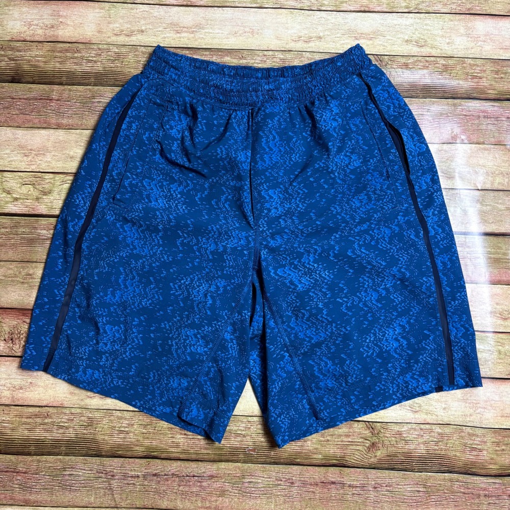 Lululemon Pace Breaker 9 Inch Shorts Mens Small Blue Digital Wave Print Running